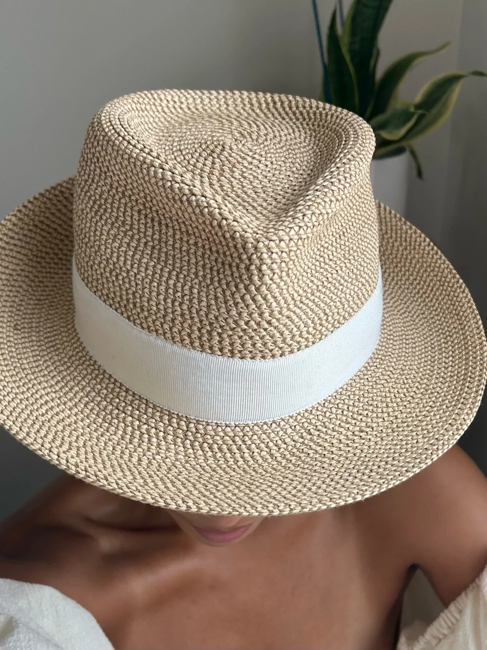 ERIC JAVITS SQUISHEE CLASSIC FEDORA IN PEANUT & WHITE